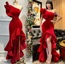 Load image into Gallery viewer, Delilah gown
