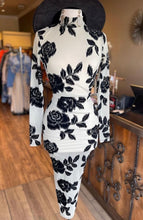 Load image into Gallery viewer, Black rose Dress
